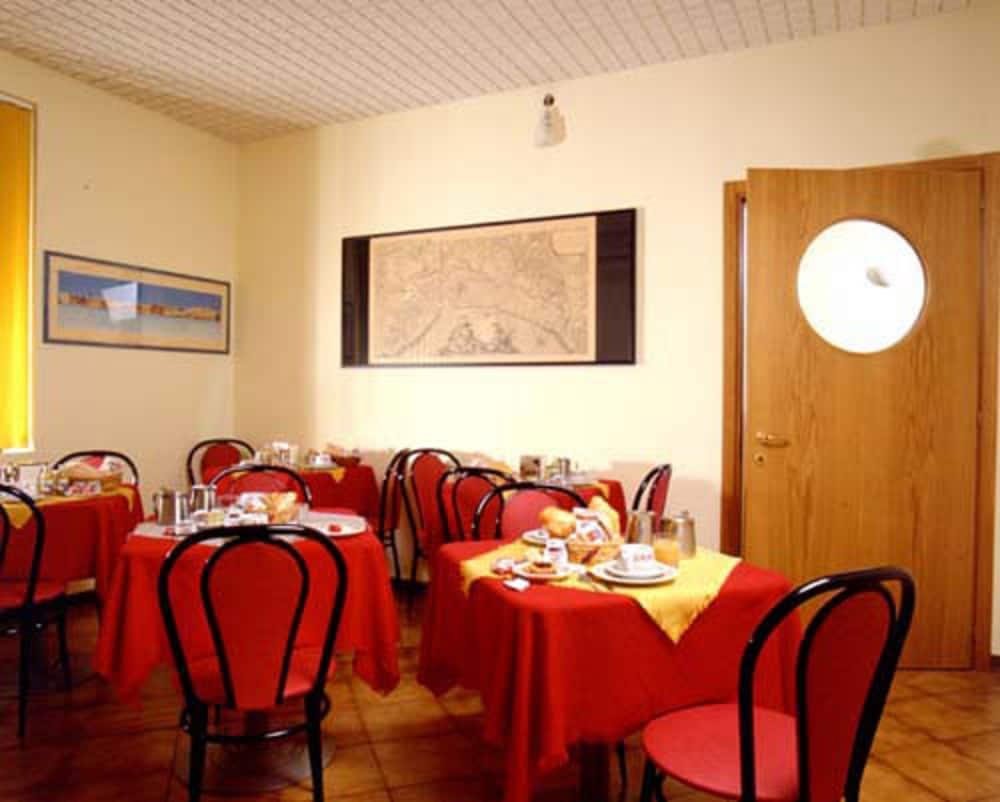 Hotel Martello Marghera Bagian luar foto